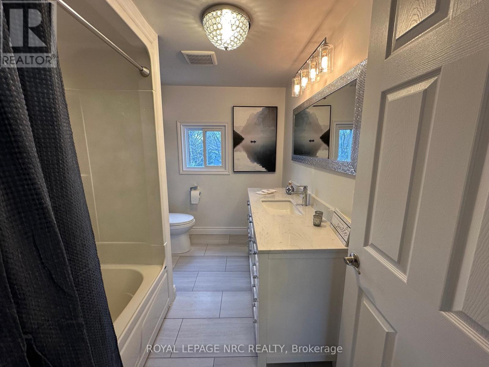 45 Catherine Street, Fort Erie, Ontario  L2A 2G8 - Photo 15 - X12369324