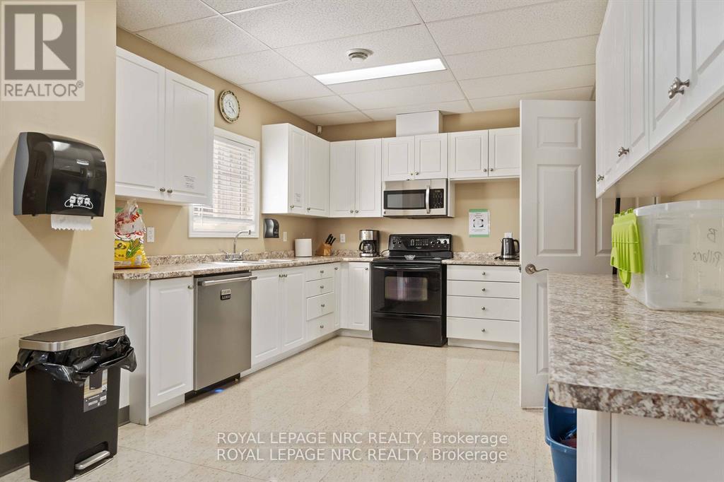 3900 Rainbow Lane, Lincoln (Lincoln-Jordan/vineland), Ontario  L0R 2C0 - Photo 41 - X12371807