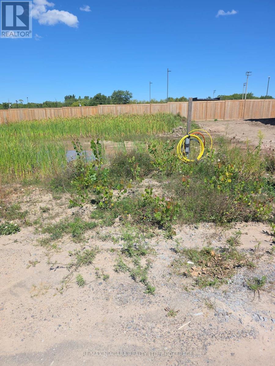 6172 Curlin Crescent, Niagara Falls, Ontario  L2H 0B8 - Photo 4 - X12373766