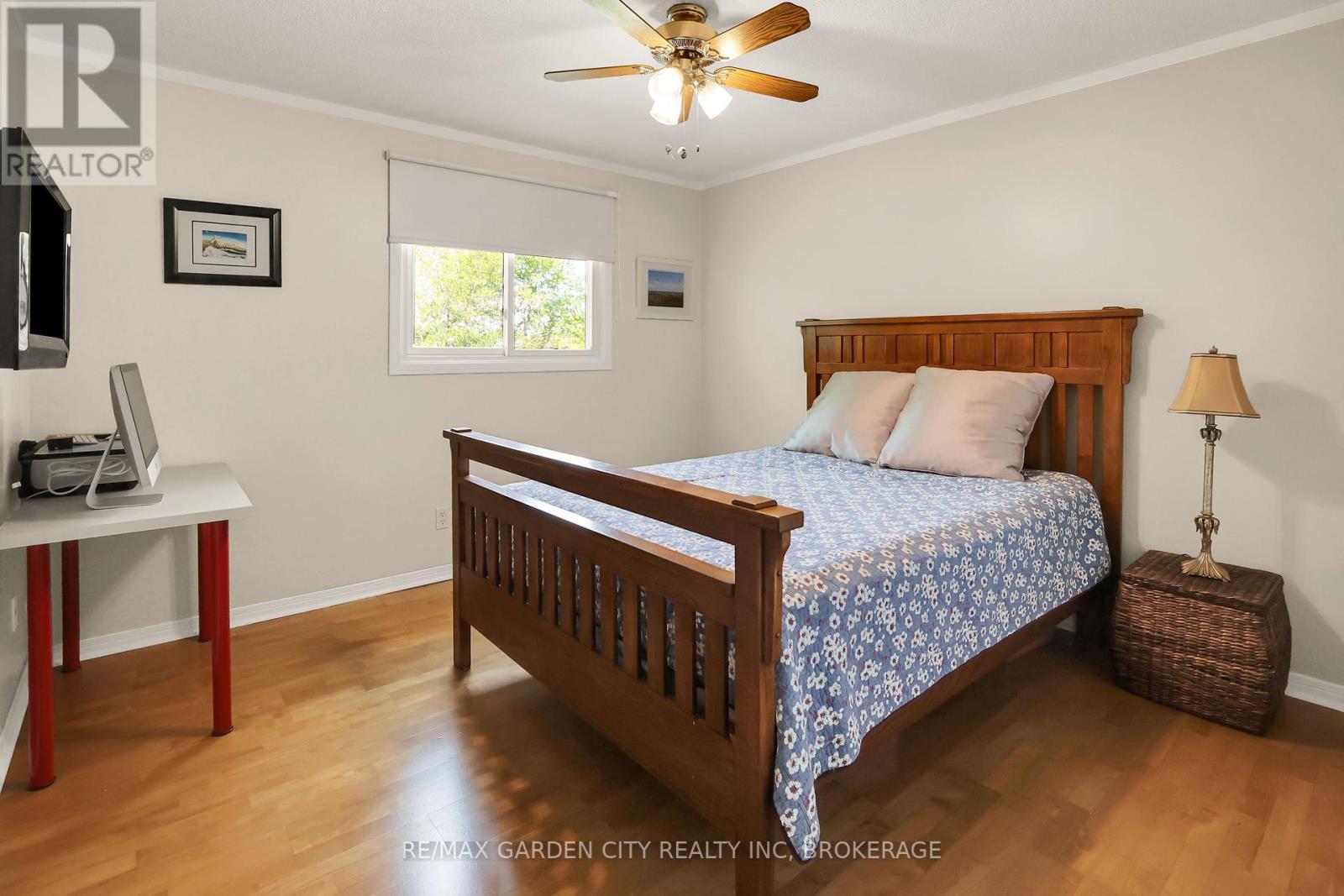 8 Lampman Crescent, Thorold, Ontario  L2V 4K7 - Photo 20 - X12375433