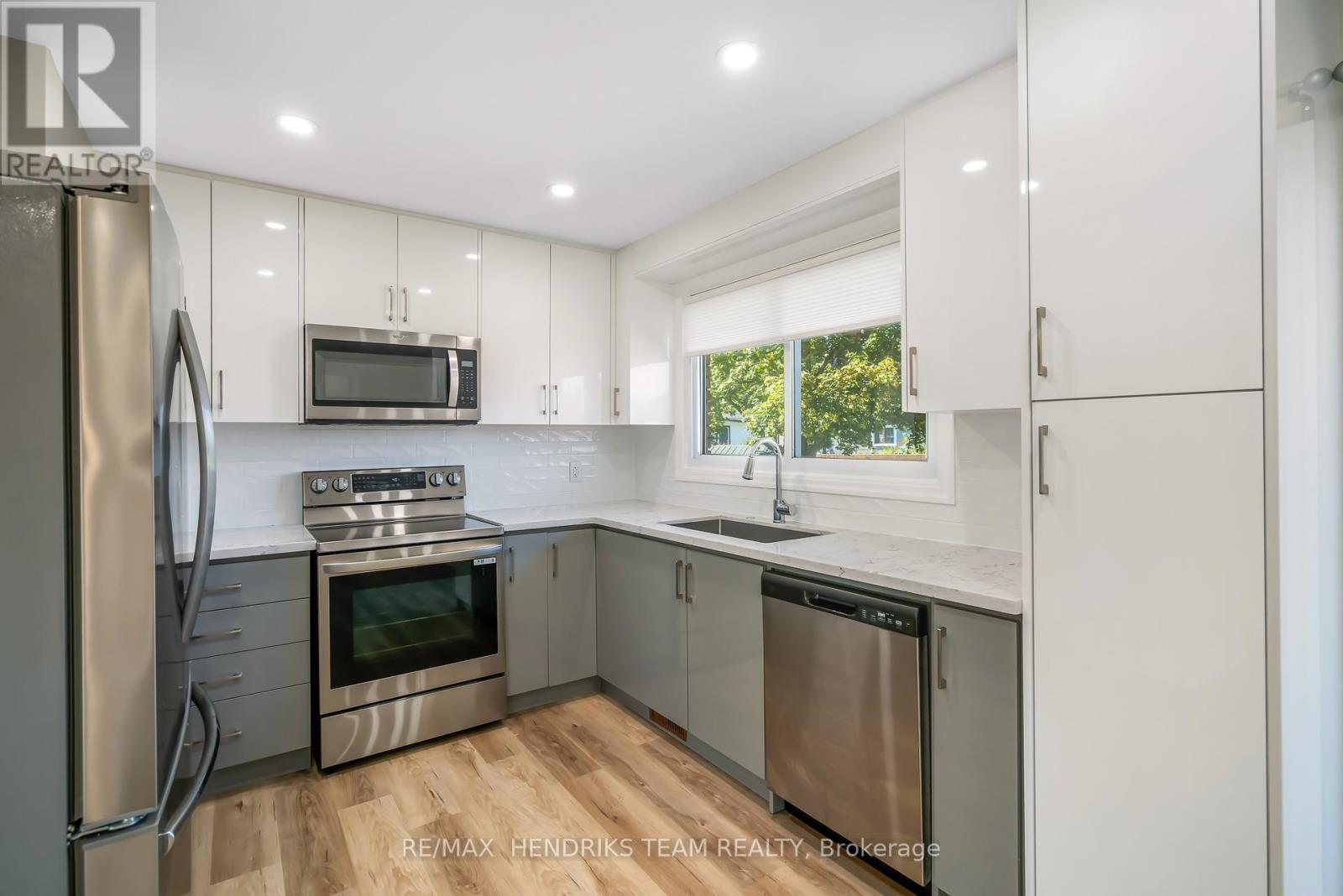 37 Coronation Boulevard, St. Catharines, Ontario  L2S 2V2 - Photo 10 - X12375475