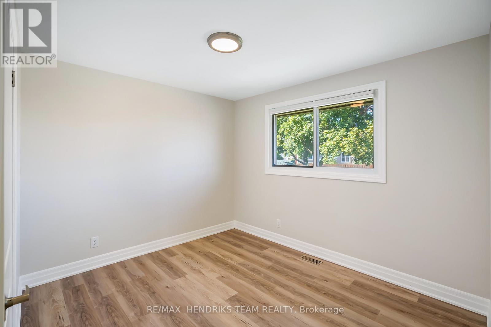 37 Coronation Boulevard, St. Catharines, Ontario  L2S 2V2 - Photo 15 - X12375475