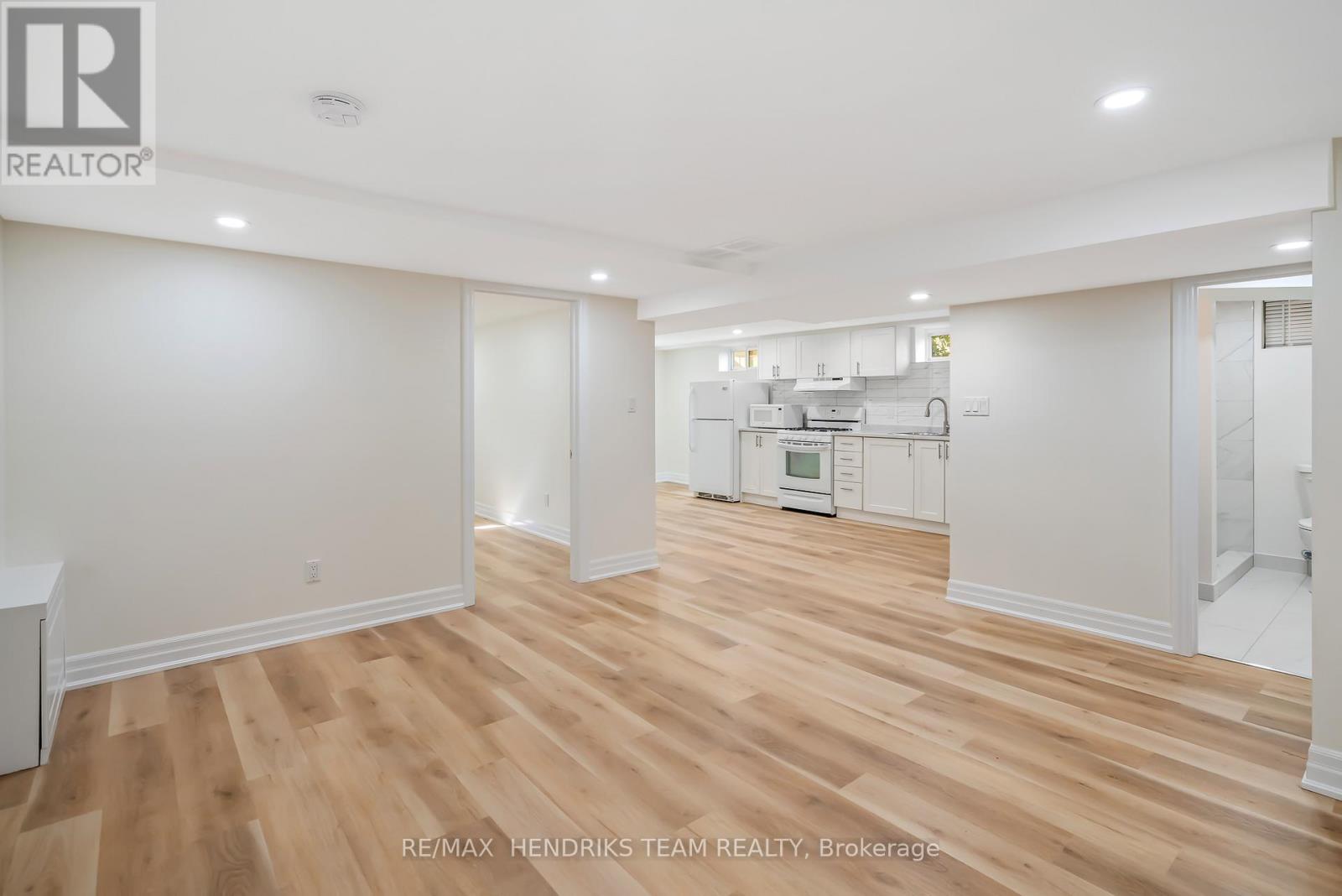 37 Coronation Boulevard, St. Catharines, Ontario  L2S 2V2 - Photo 18 - X12375475