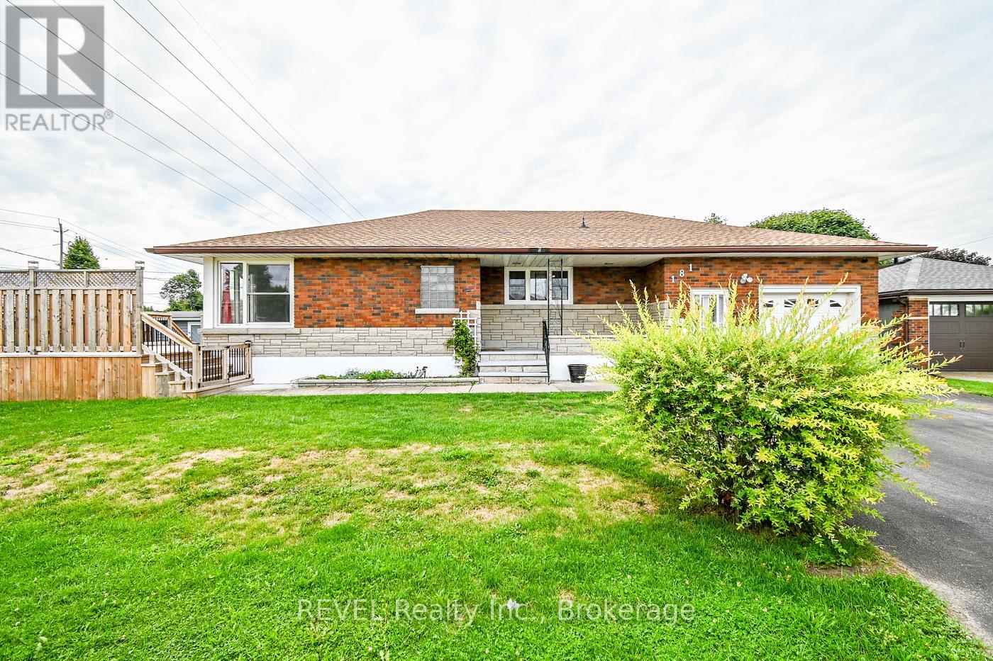 181 Cross Street, Port Colborne, Ontario  L3K 1L7 - Photo 2 - X12377826