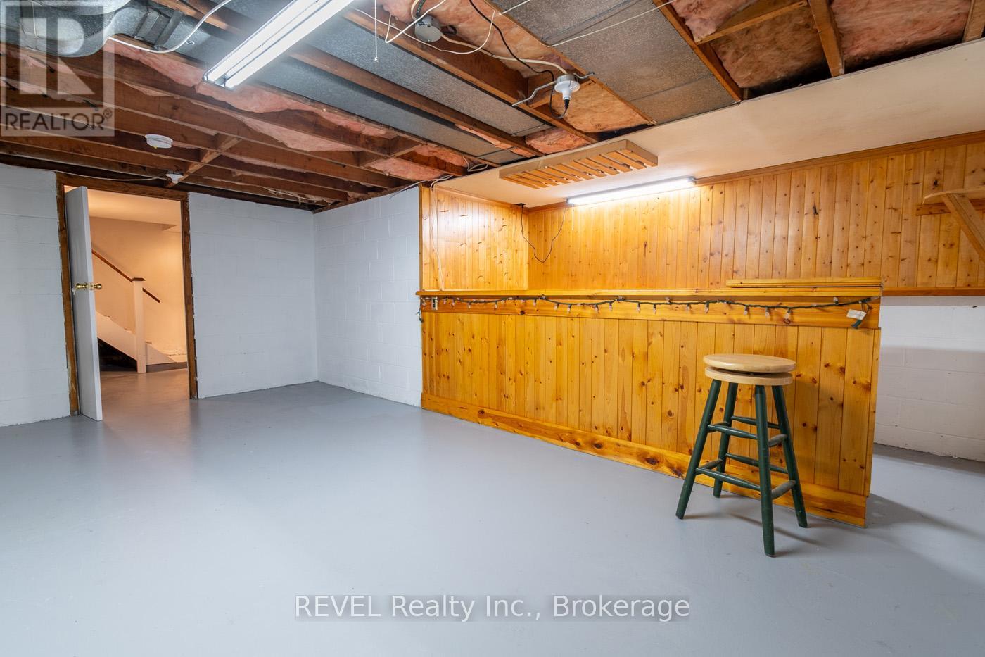 181 Cross Street, Port Colborne, Ontario  L3K 1L7 - Photo 37 - X12377826