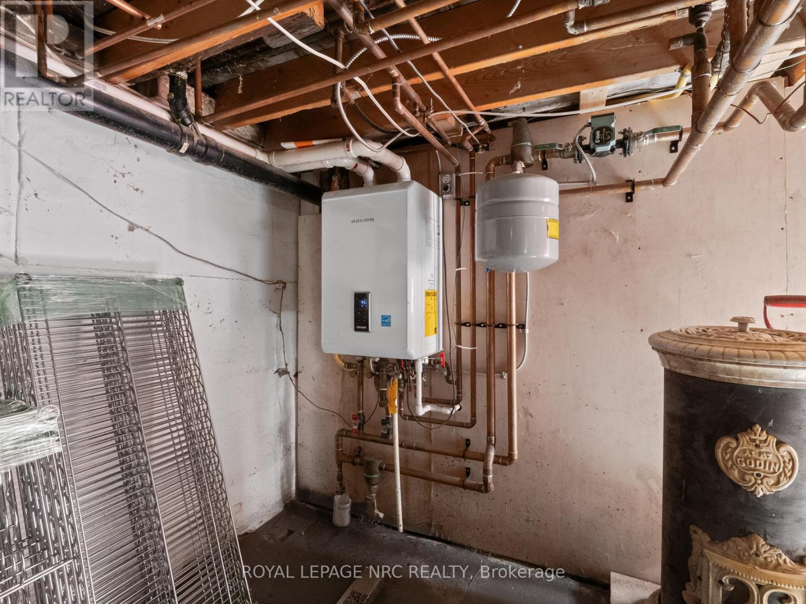 3920 Main Street, Niagara Falls, Ontario  L2G 6B6 - Photo 25 - X12377940