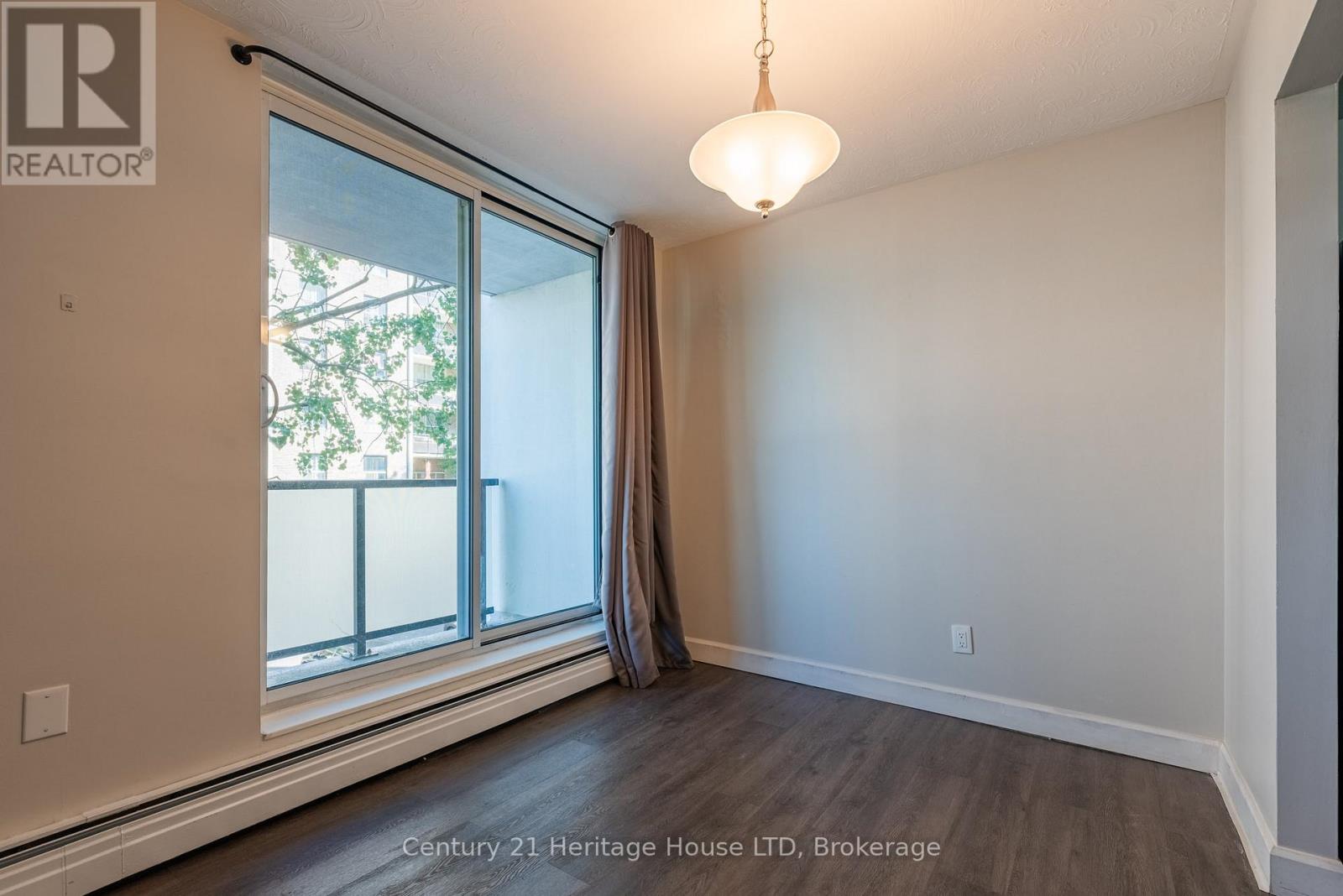 303 - 359 Geneva Street, St. Catharines, Ontario  L2N 2G5 - Photo 9 - X12380529