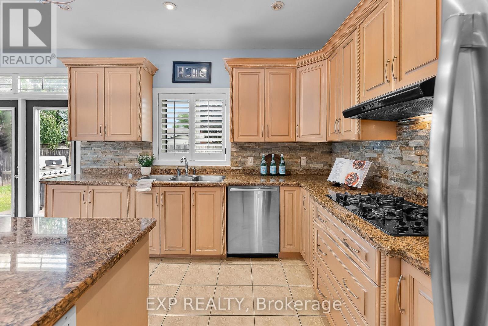 7847 Cathedral Drive, Niagara Falls (Mt. Carmel), Ontario  L2H 2Z3 - Photo 12 - X12381646