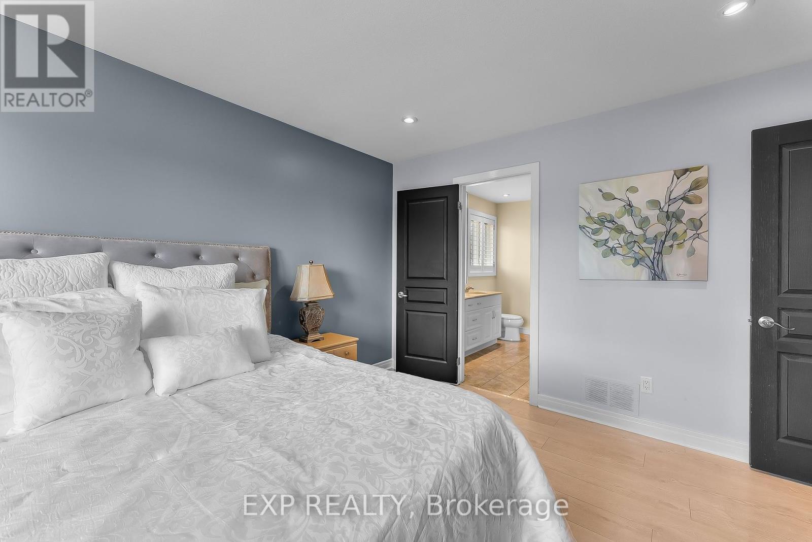 7847 Cathedral Drive, Niagara Falls (Mt. Carmel), Ontario  L2H 2Z3 - Photo 25 - X12381646