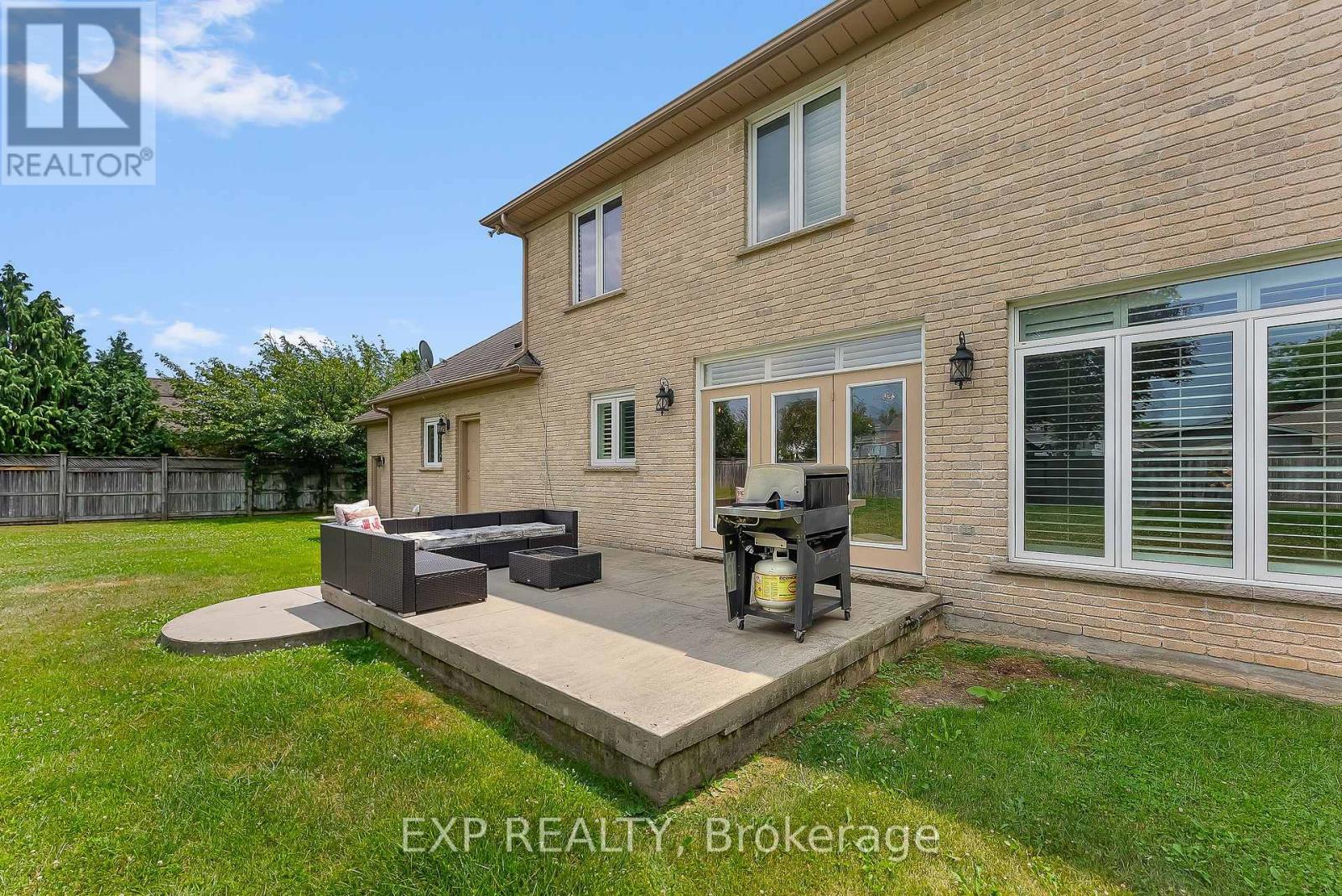 7847 Cathedral Drive, Niagara Falls (Mt. Carmel), Ontario  L2H 2Z3 - Photo 35 - X12381646