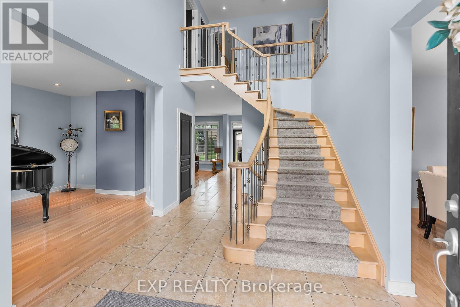 7847 Cathedral Drive, Niagara Falls (Mt. Carmel), Ontario  L2H 2Z3 - Photo 4 - X12381646