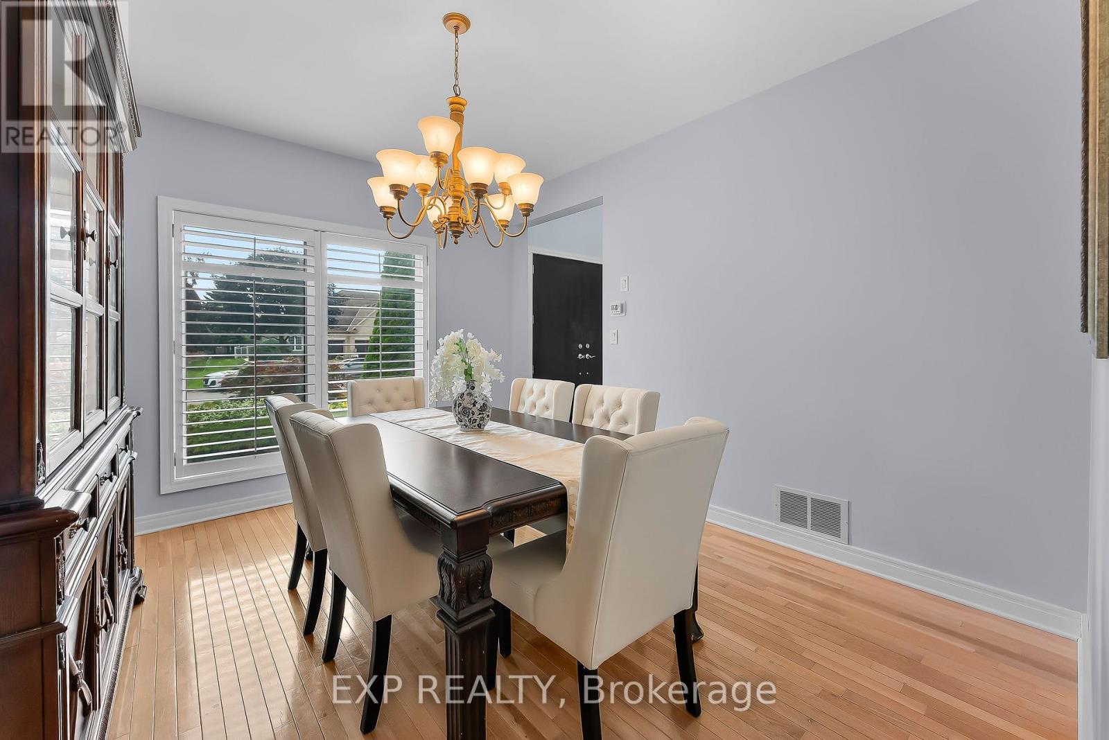 7847 Cathedral Drive, Niagara Falls (Mt. Carmel), Ontario  L2H 2Z3 - Photo 8 - X12381646