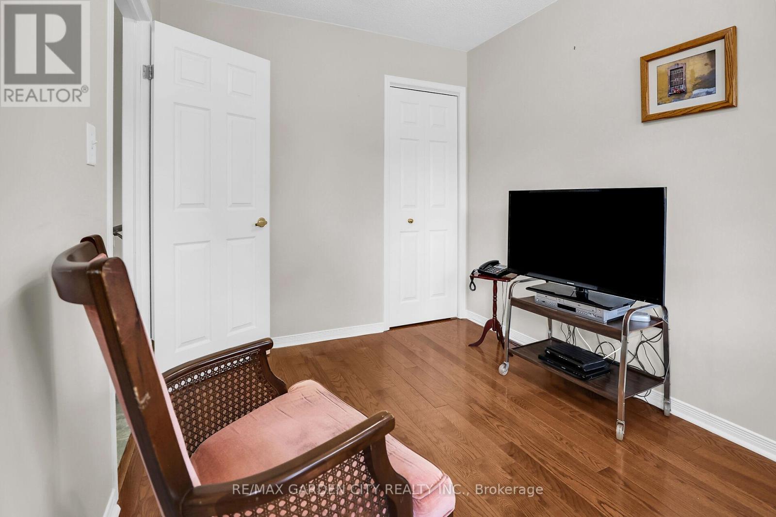 27 - 303 Central Avenue, Grimsby, Ontario  L3M 5L7 - Photo 19 - X12383719