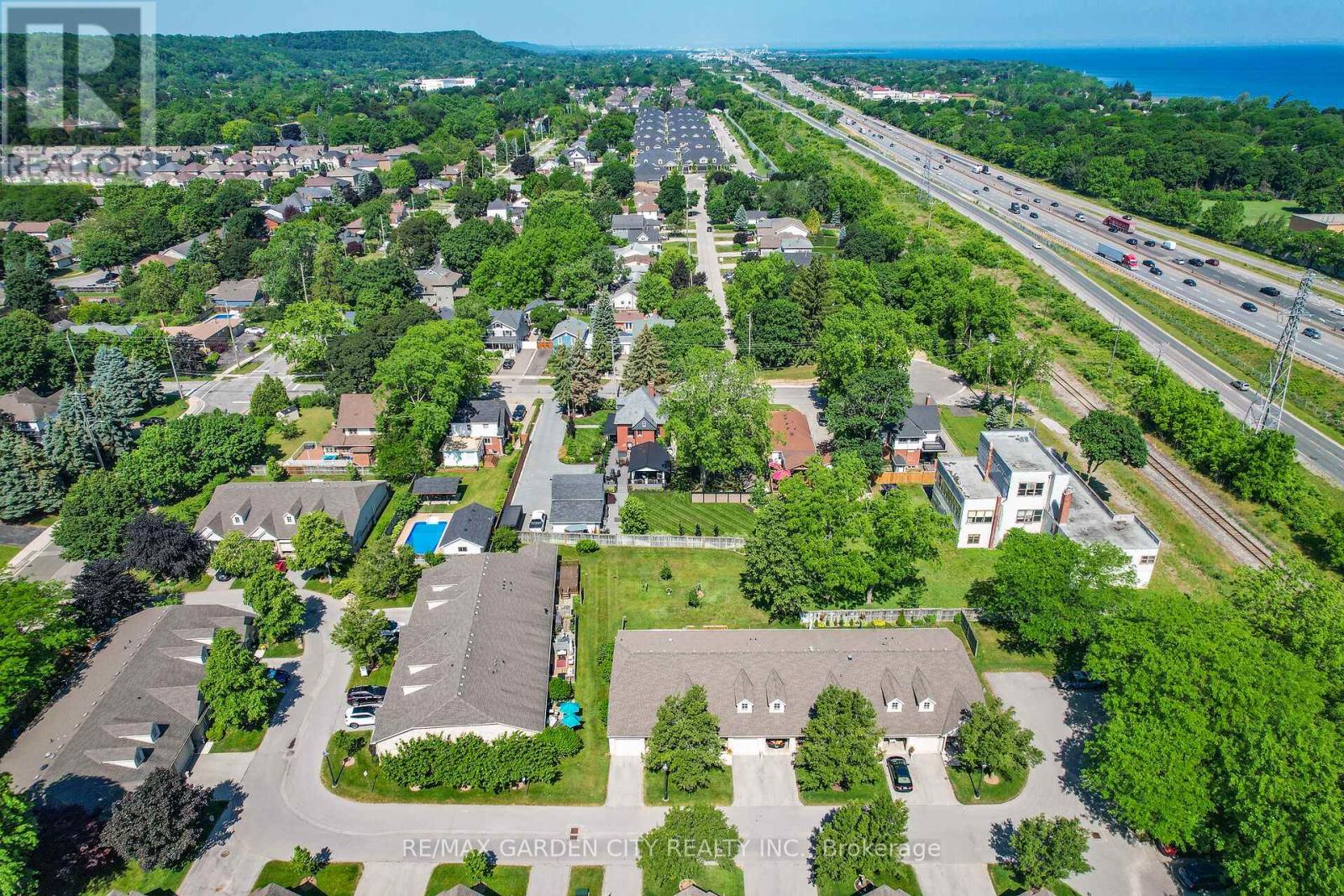 27 - 303 Central Avenue, Grimsby, Ontario  L3M 5L7 - Photo 28 - X12383719