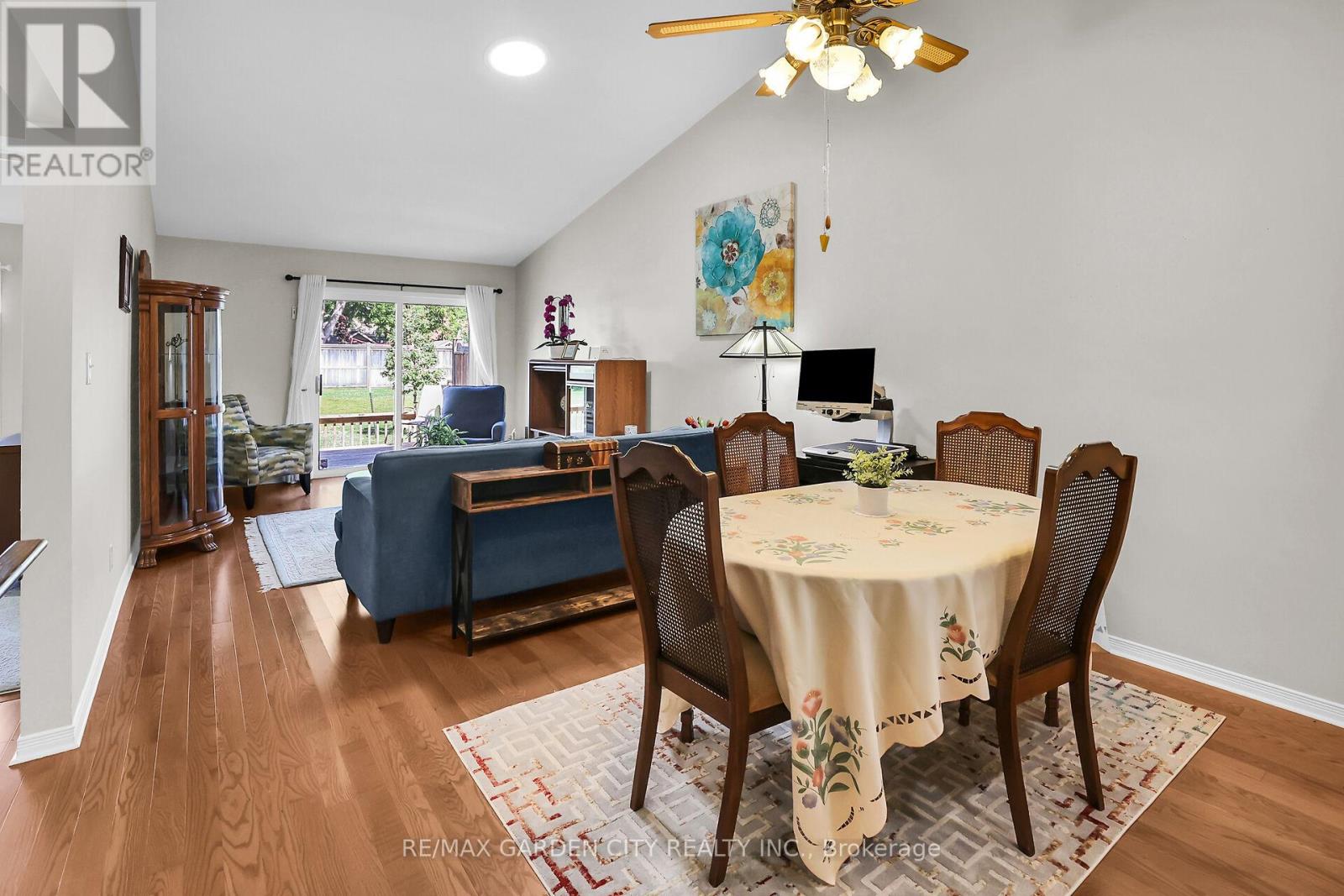 27 - 303 Central Avenue, Grimsby, Ontario  L3M 5L7 - Photo 8 - X12383719