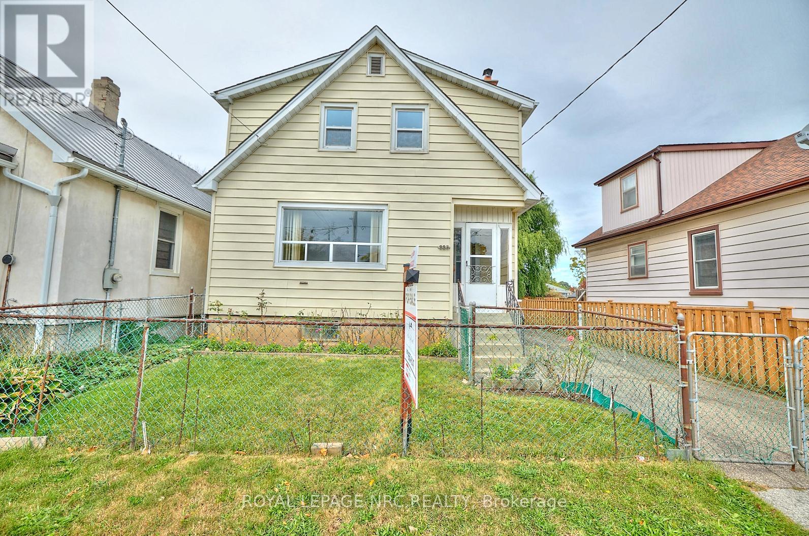 223 Niagara Street, St. Catharines, Ontario  L2M 4V3 - Photo 17 - X12386784