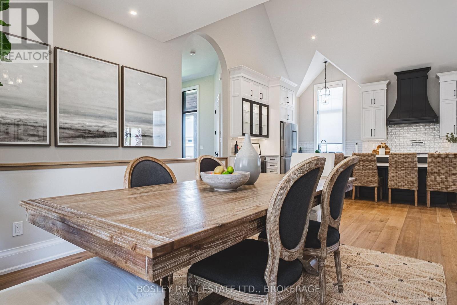 110 Millpond Road, Niagara-On-The-Lake, Ontario  L0S 1J1 - Photo 2 - X12390424