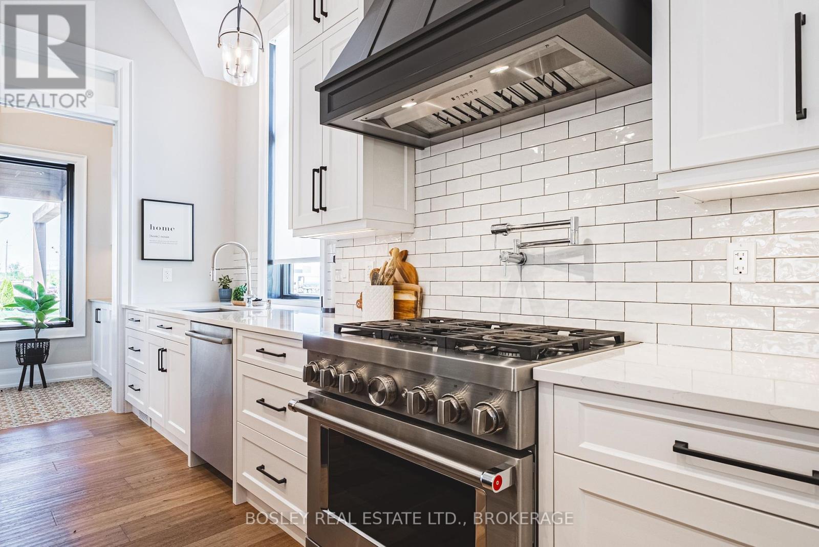 110 Millpond Road, Niagara-On-The-Lake, Ontario  L0S 1J1 - Photo 5 - X12390424