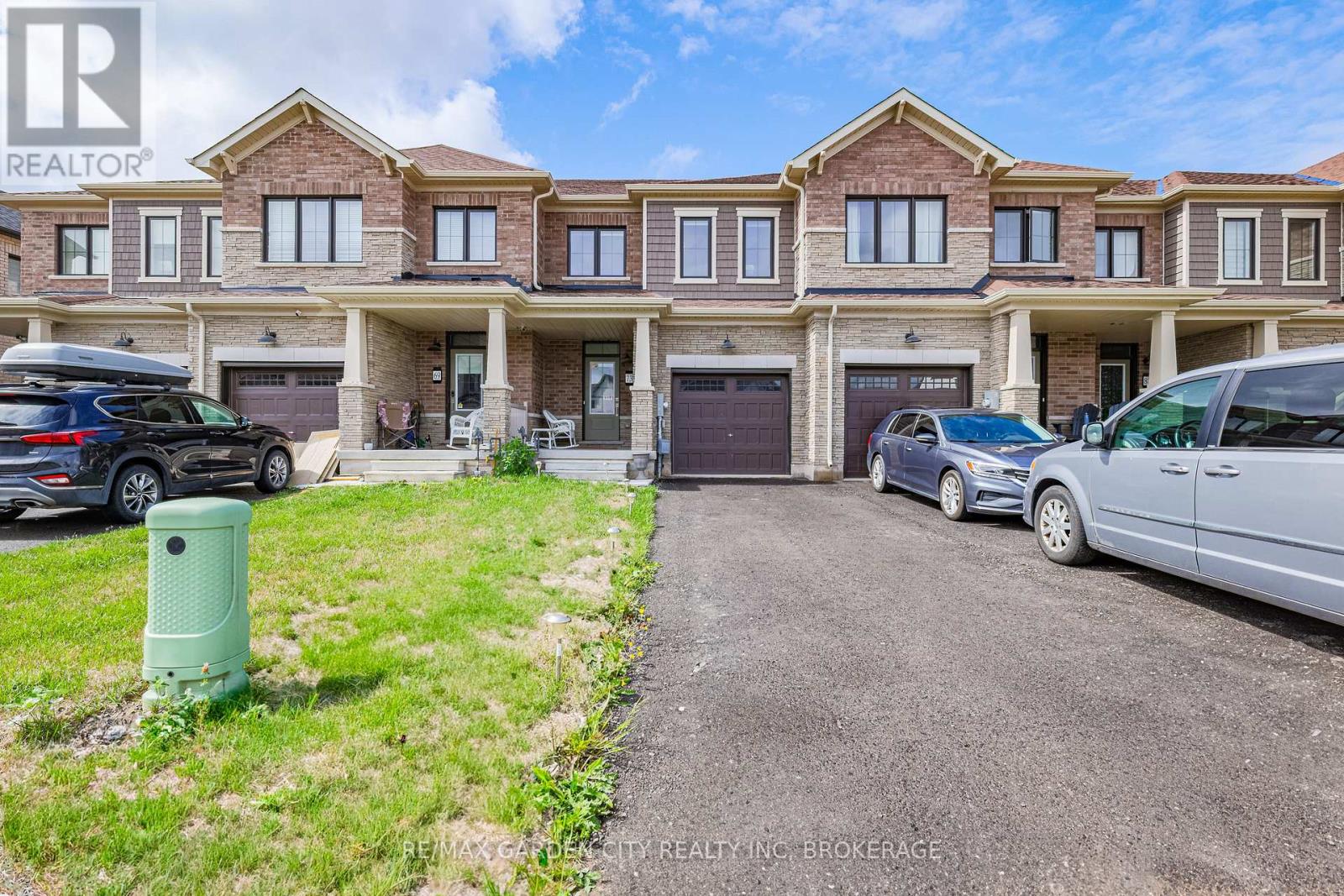 73 Keelson Street, Welland, Ontario  L2B 0M4 - Photo 1 - X12390907