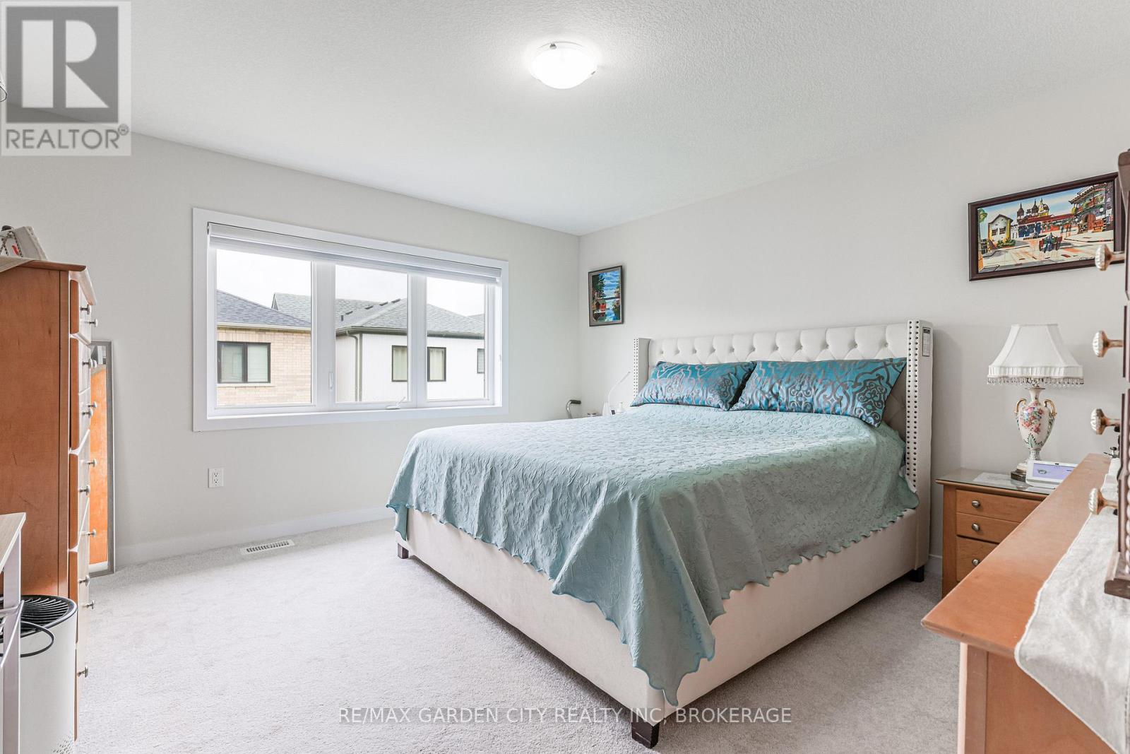 73 Keelson Street, Welland, Ontario  L2B 0M4 - Photo 10 - X12390907