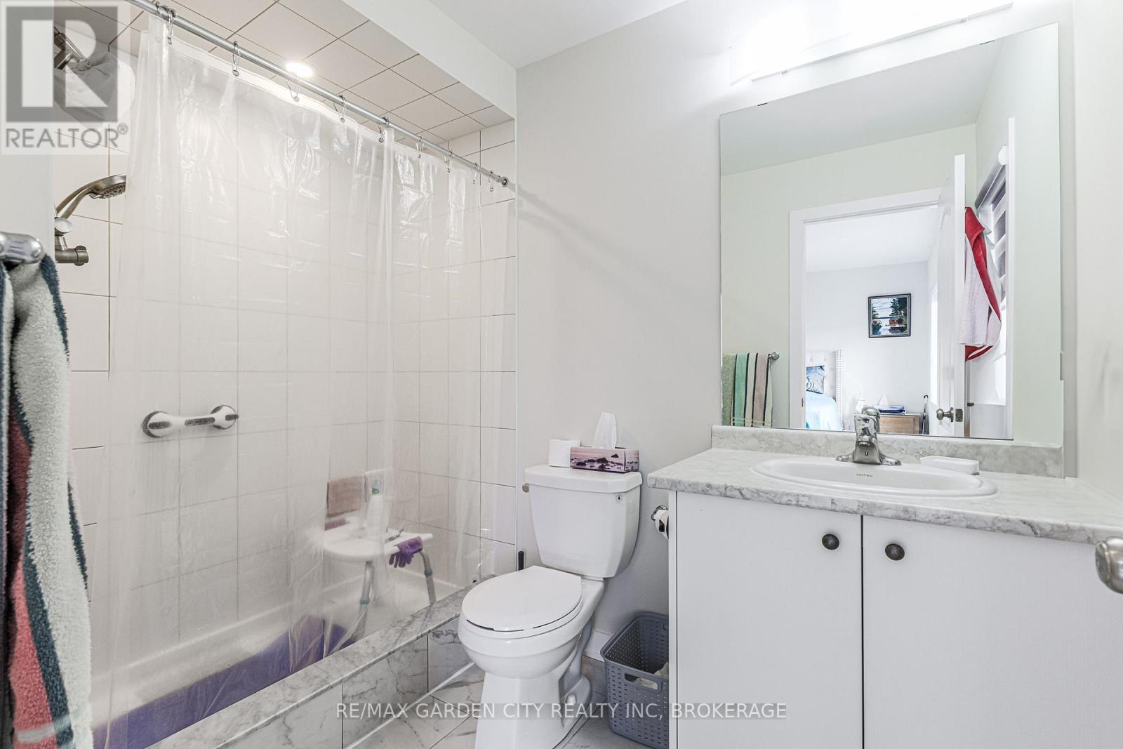 73 Keelson Street, Welland, Ontario  L2B 0M4 - Photo 11 - X12390907