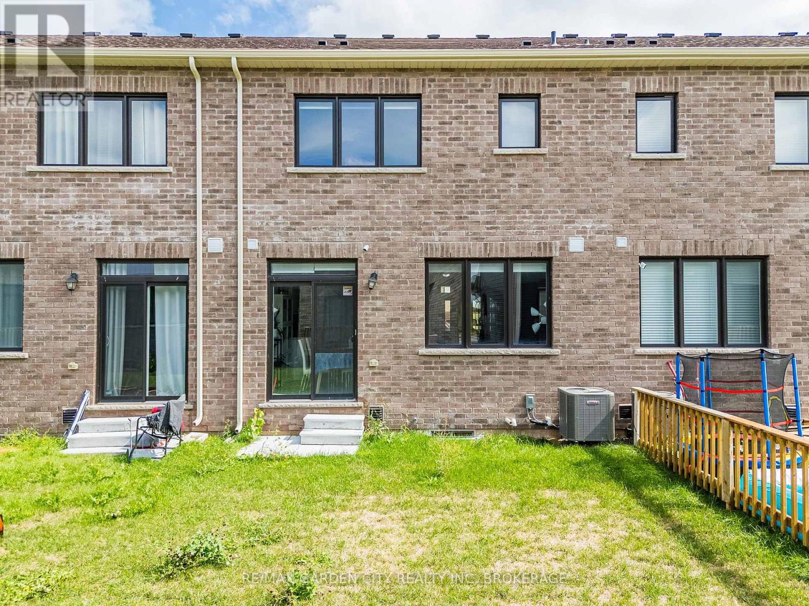 73 Keelson Street, Welland, Ontario  L2B 0M4 - Photo 15 - X12390907
