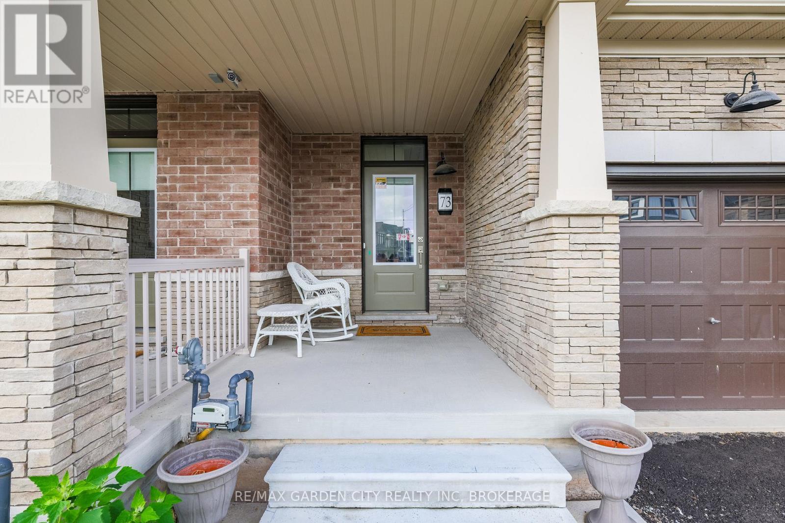 73 Keelson Street, Welland, Ontario  L2B 0M4 - Photo 2 - X12390907