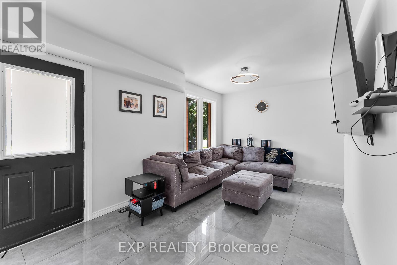 249 Wallace Avenue S, Welland (Lincoln/crowland), Ontario  L3B 1R7 - Photo 10 - X12391686
