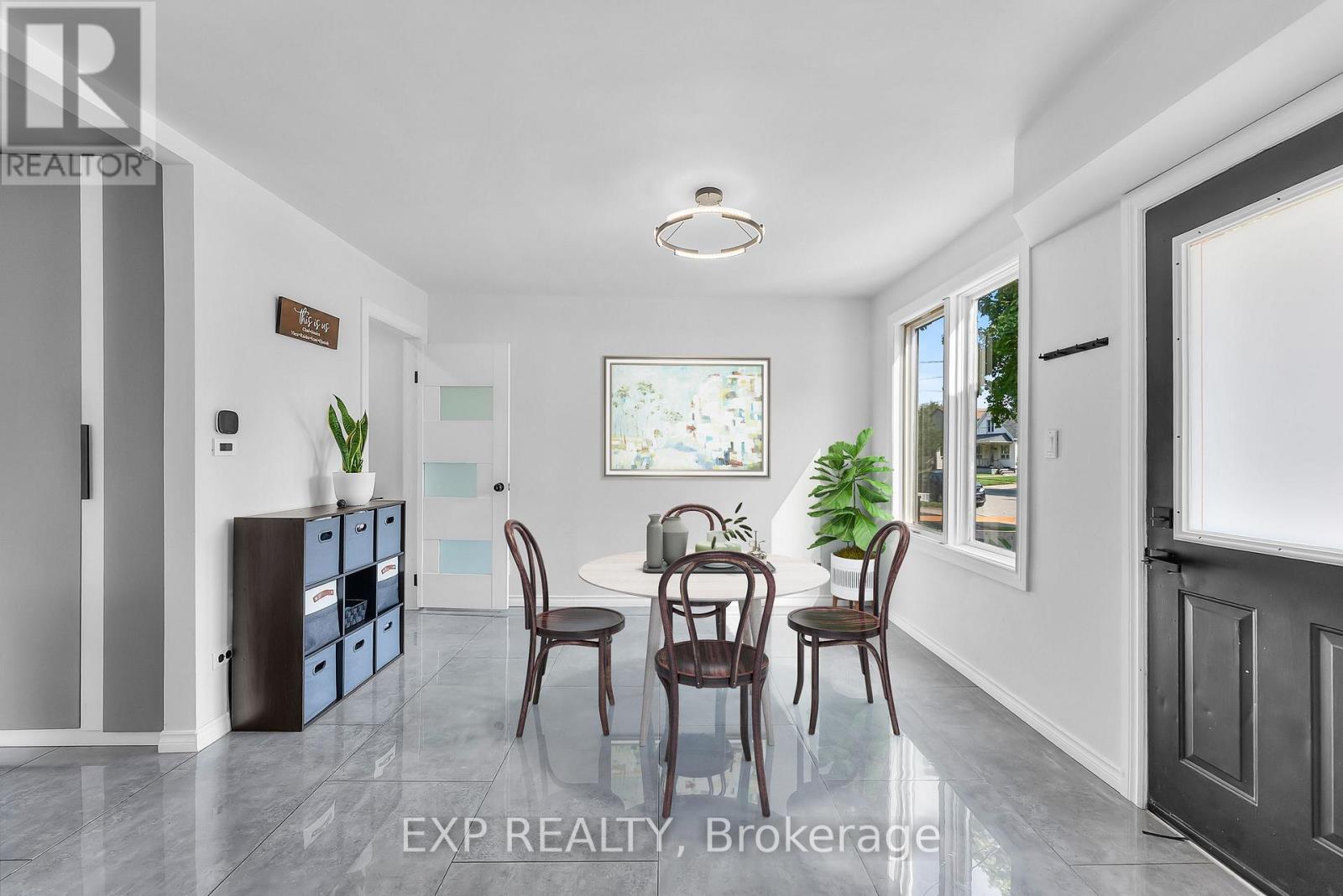 249 Wallace Avenue S, Welland (Lincoln/crowland), Ontario  L3B 1R7 - Photo 12 - X12391686