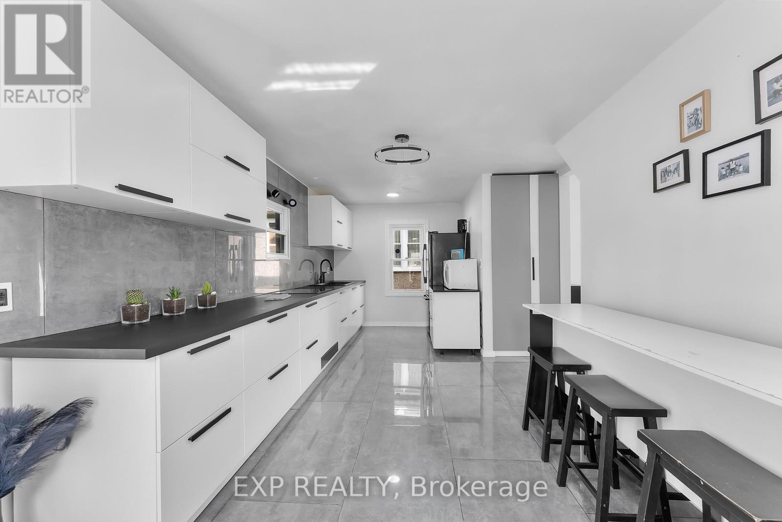 249 Wallace Avenue S, Welland (Lincoln/crowland), Ontario  L3B 1R7 - Photo 16 - X12391686