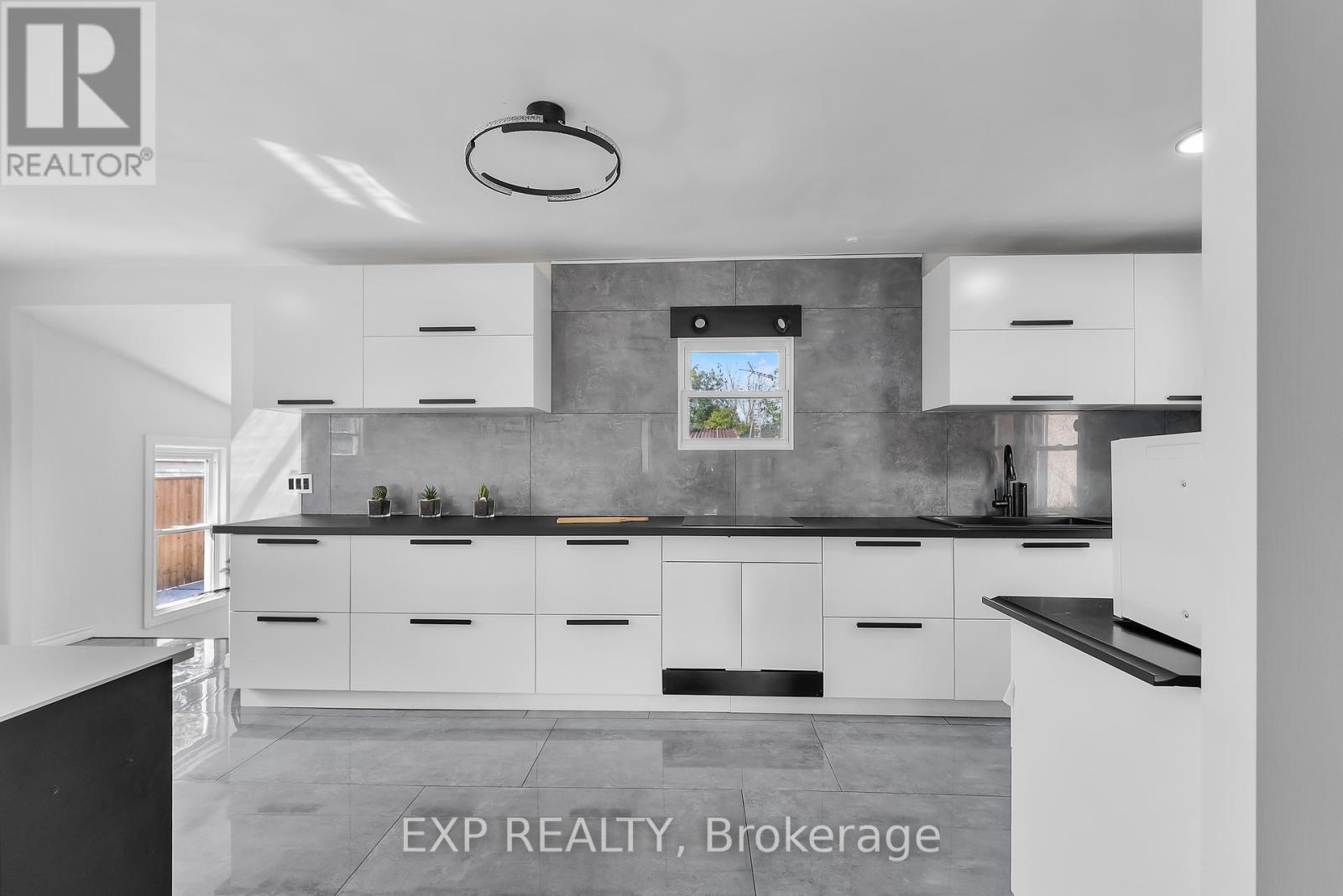 249 Wallace Avenue S, Welland (Lincoln/crowland), Ontario  L3B 1R7 - Photo 17 - X12391686