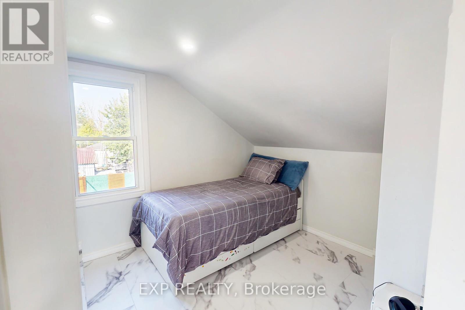 249 Wallace Avenue S, Welland (Lincoln/crowland), Ontario  L3B 1R7 - Photo 25 - X12391686