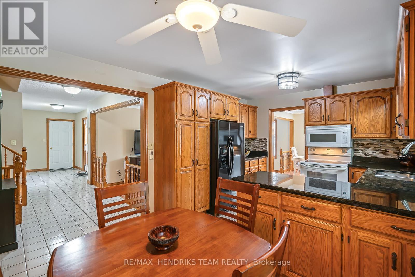 3688 Cardinal Drive, Niagara Falls, Ontario  L2H 2Y1 - Photo 12 - X12394140