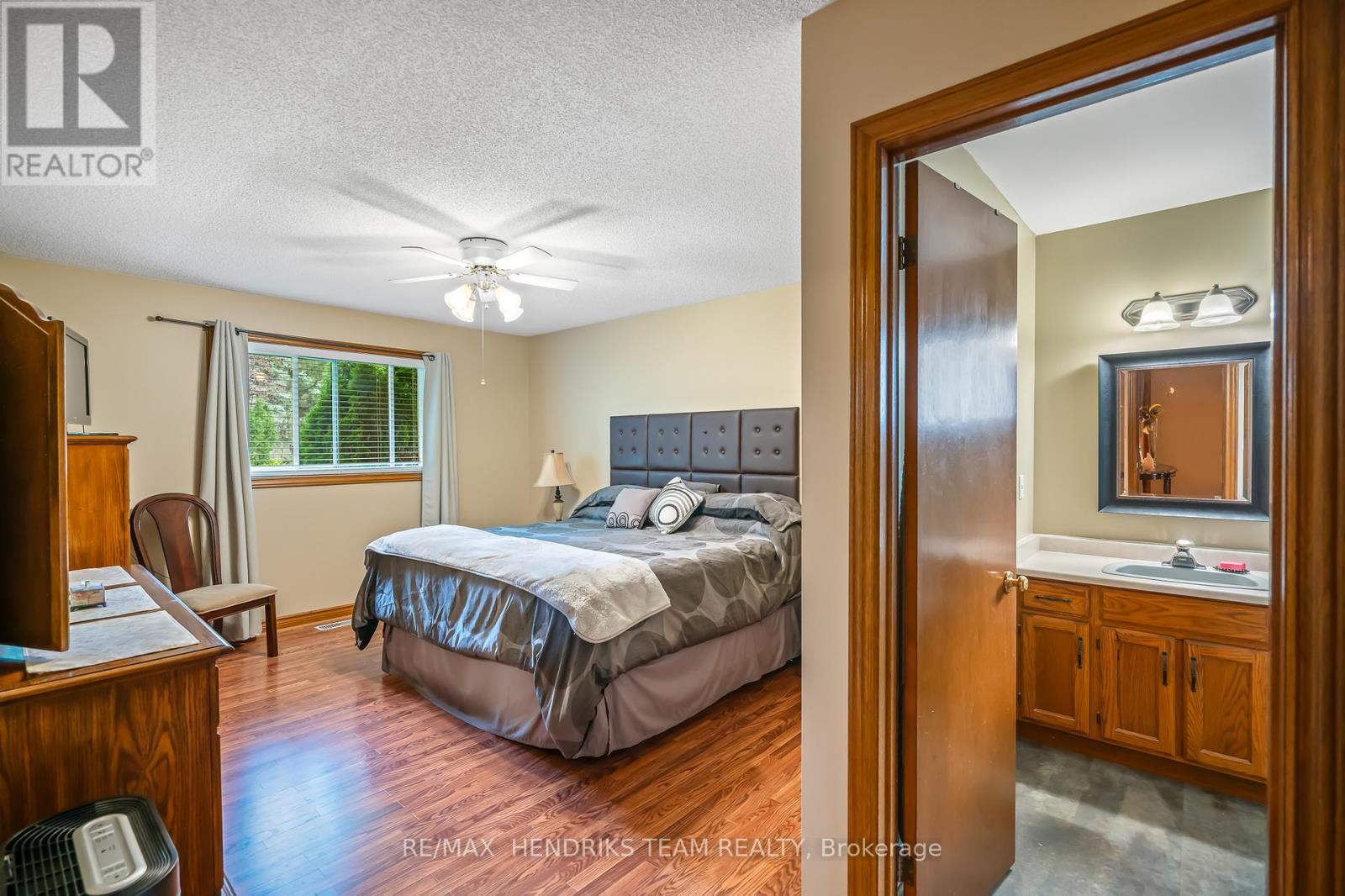 3688 Cardinal Drive, Niagara Falls, Ontario  L2H 2Y1 - Photo 14 - X12394140