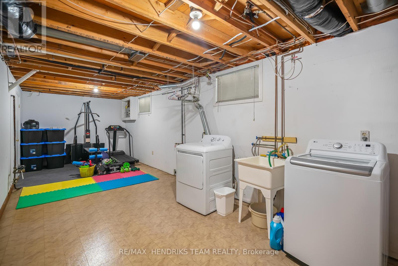 3688 Cardinal Drive, Niagara Falls, Ontario  L2H 2Y1 - Photo 25 - X12394140