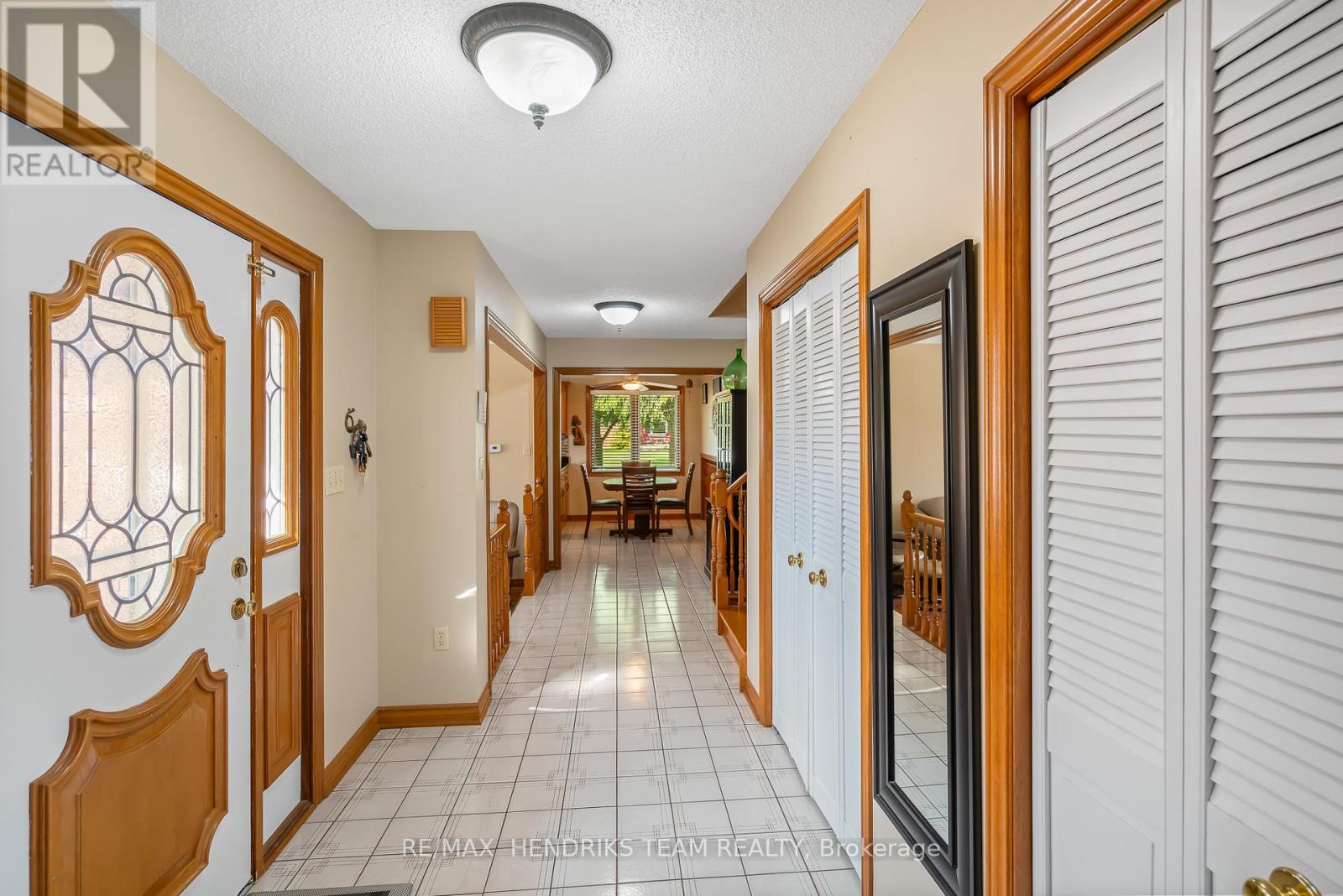 3688 Cardinal Drive, Niagara Falls, Ontario  L2H 2Y1 - Photo 4 - X12394140