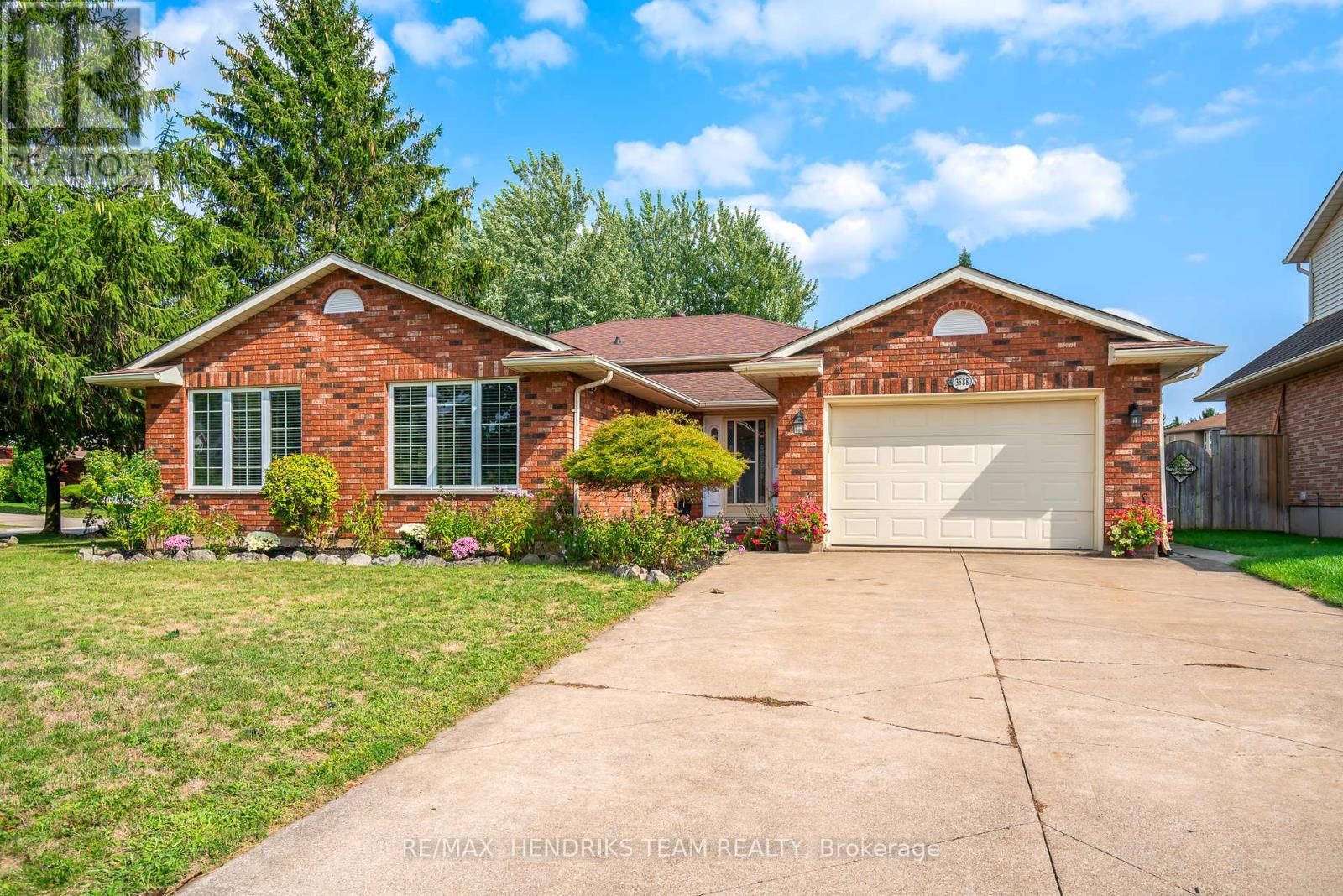 3688 Cardinal Drive, Niagara Falls, Ontario  L2H 2Y1 - Photo 43 - X12394140