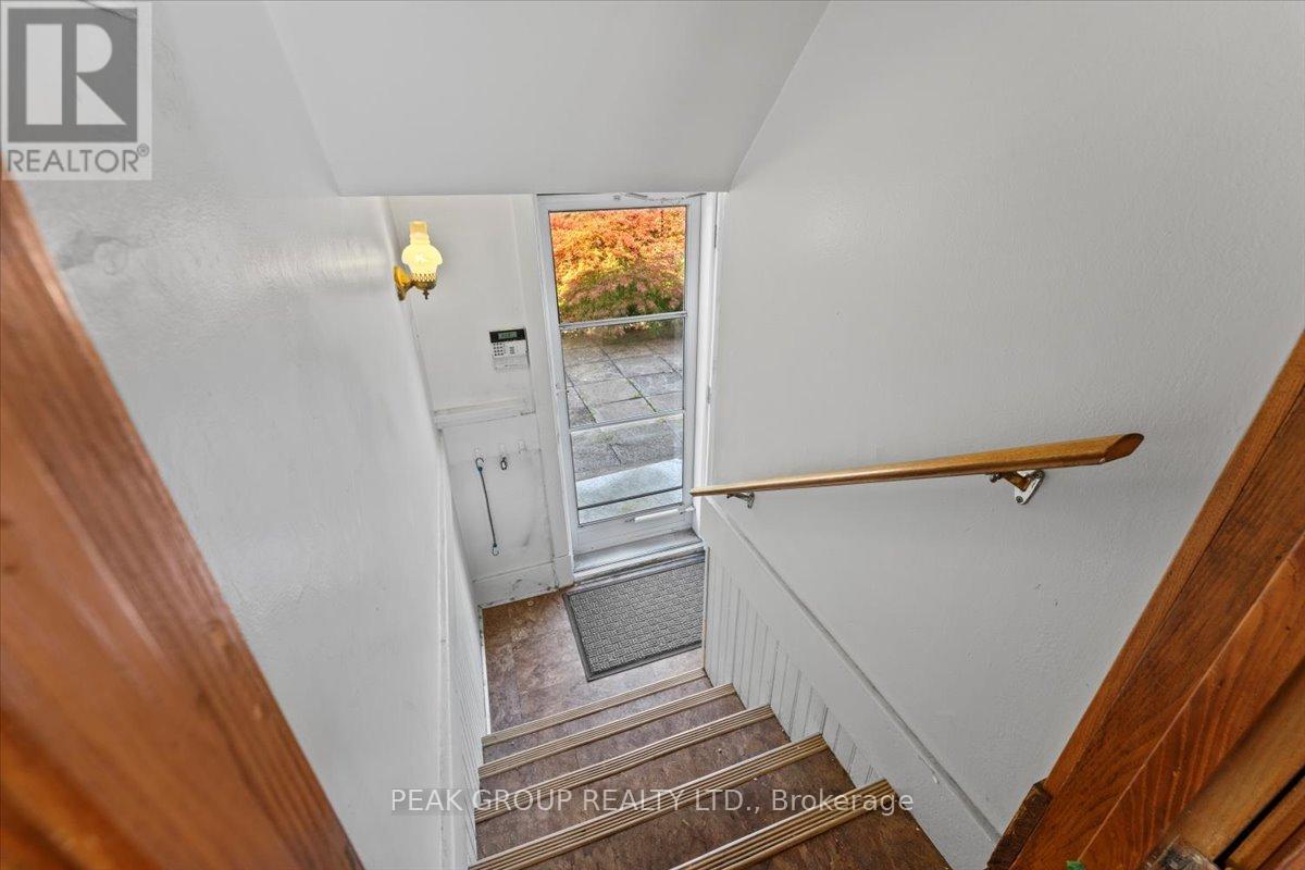 5212 Bridge Street, Niagara Falls, Ontario  L2E 2T3 - Photo 21 - X12394713