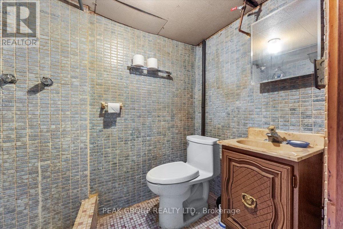 5212 Bridge Street, Niagara Falls, Ontario  L2E 2T3 - Photo 24 - X12394713