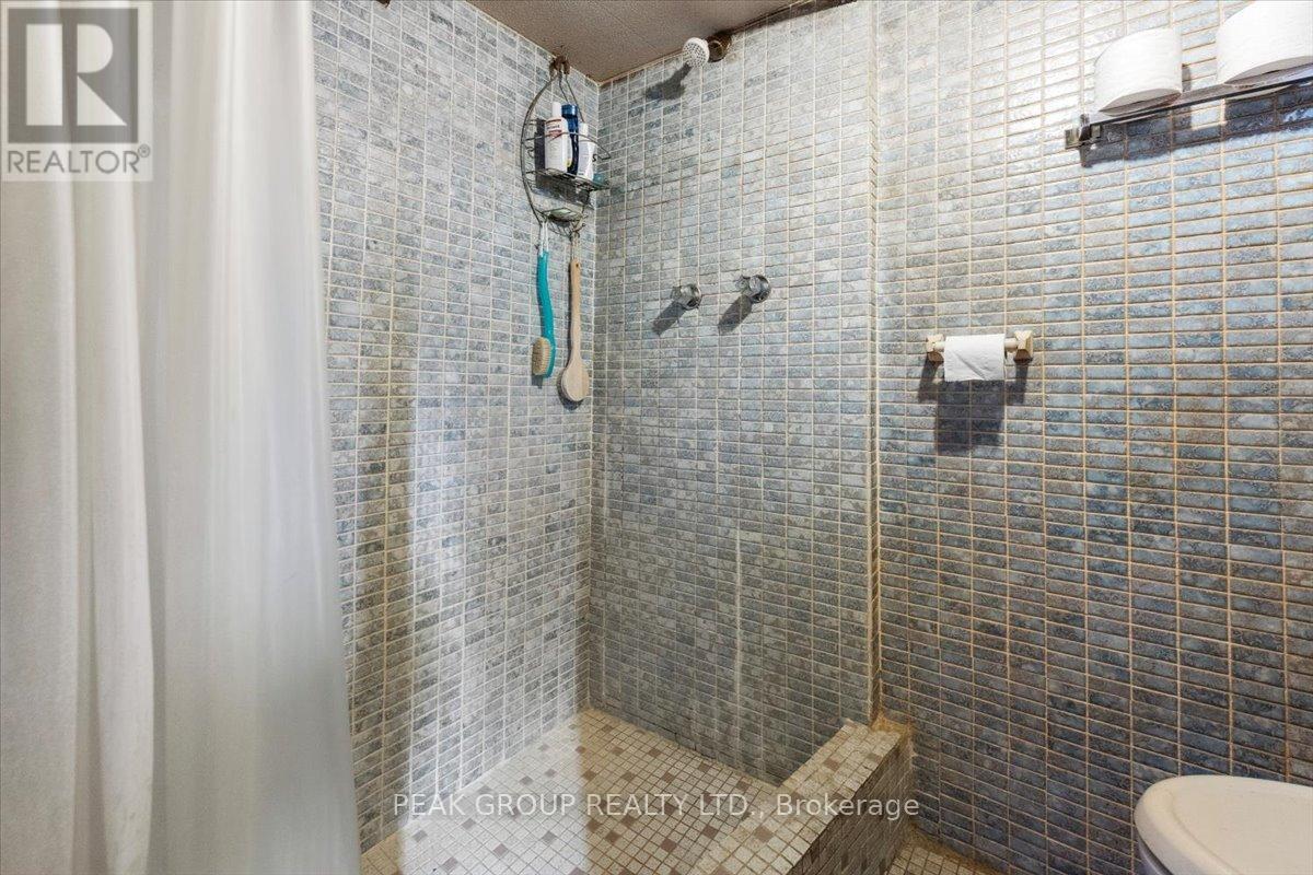 5212 Bridge Street, Niagara Falls, Ontario  L2E 2T3 - Photo 25 - X12394713