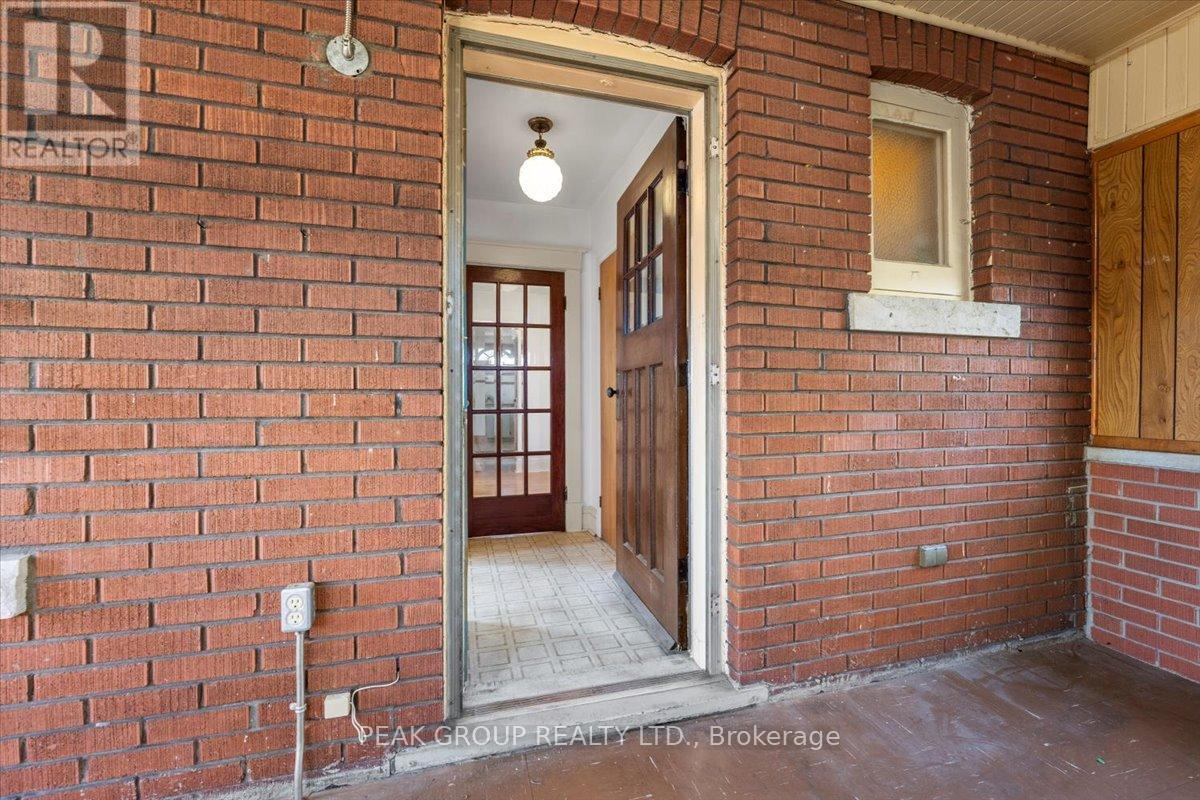 5212 Bridge Street, Niagara Falls, Ontario  L2E 2T3 - Photo 6 - X12394713