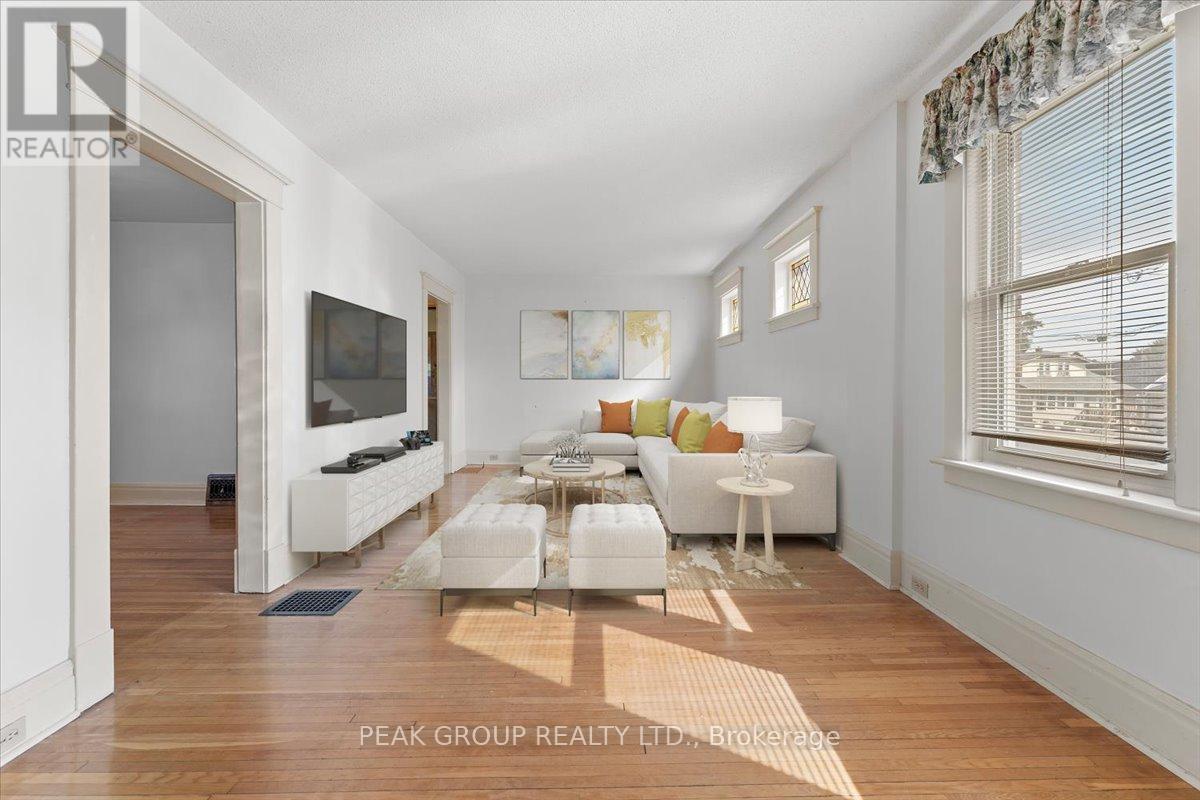 5212 Bridge Street, Niagara Falls, Ontario  L2E 2T3 - Photo 9 - X12394713