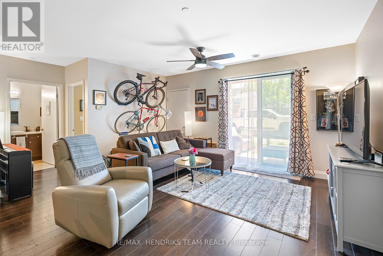 102 - 26 Wellington Street, St. Catharines, Ontario  L2R 5P8 - Photo 10 - X12394887