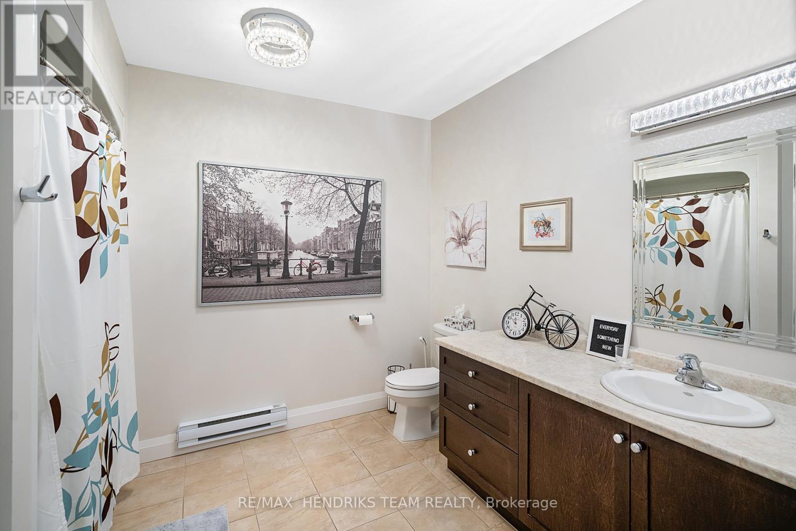 102 - 26 Wellington Street, St. Catharines, Ontario  L2R 5P8 - Photo 17 - X12394887