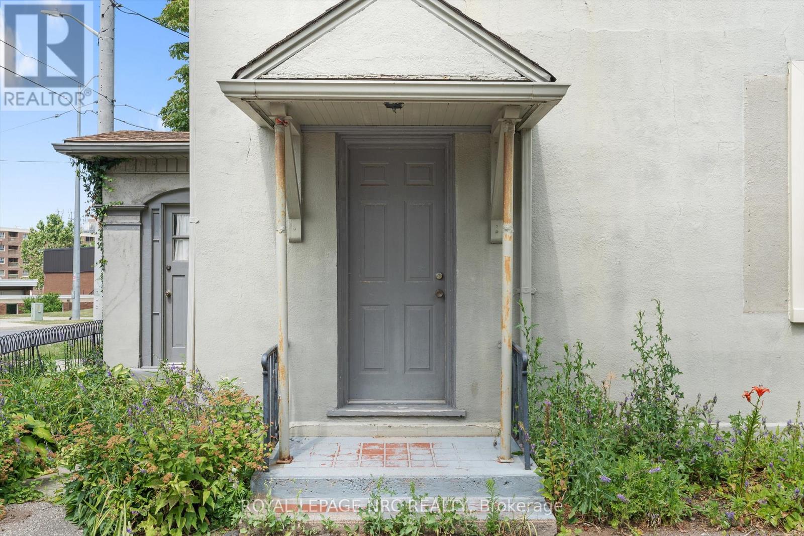 228 King Street, St. Catharines, Ontario  L2R 3J9 - Photo 10 - X12395906