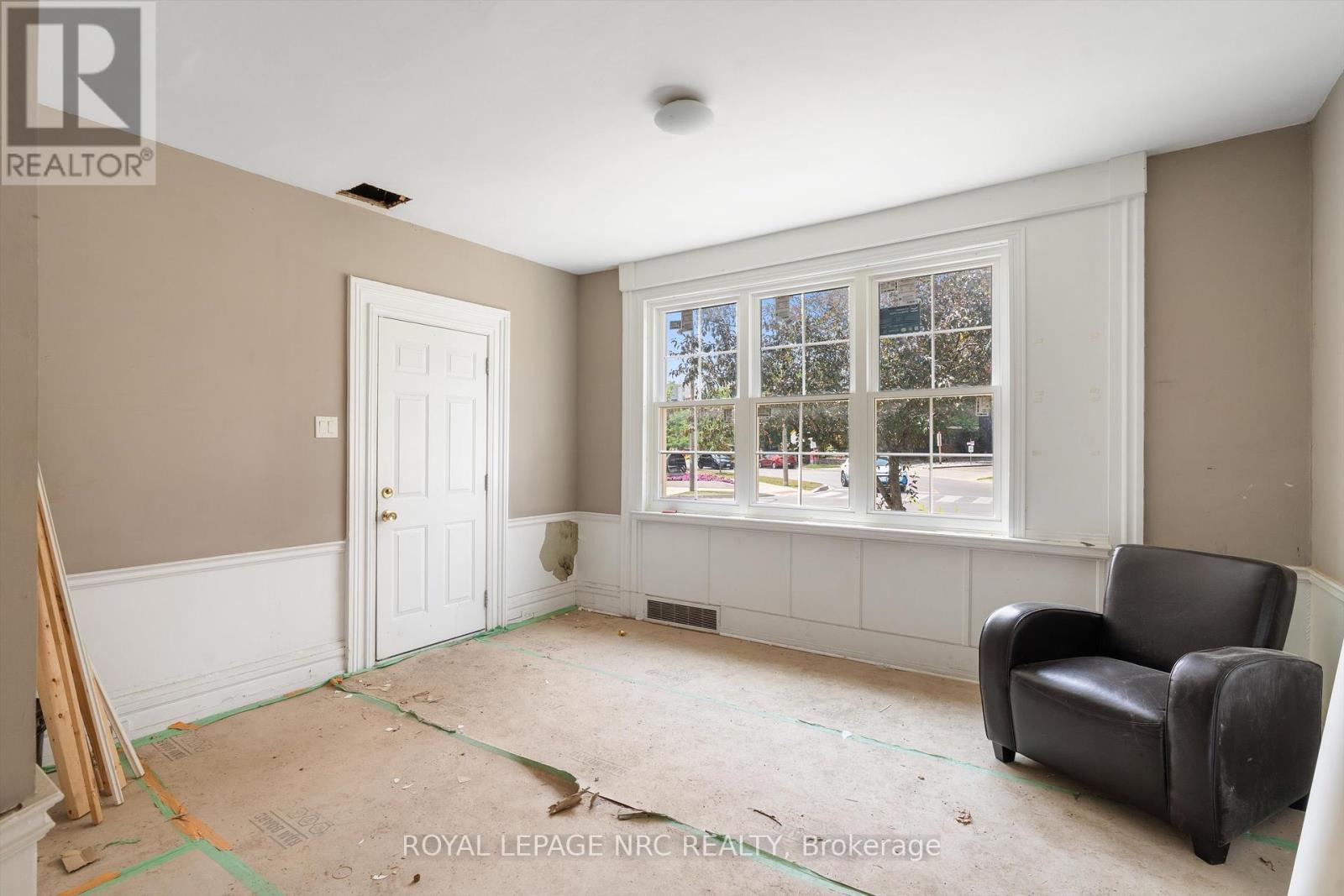 228 King Street, St. Catharines, Ontario  L2R 3J9 - Photo 12 - X12395906