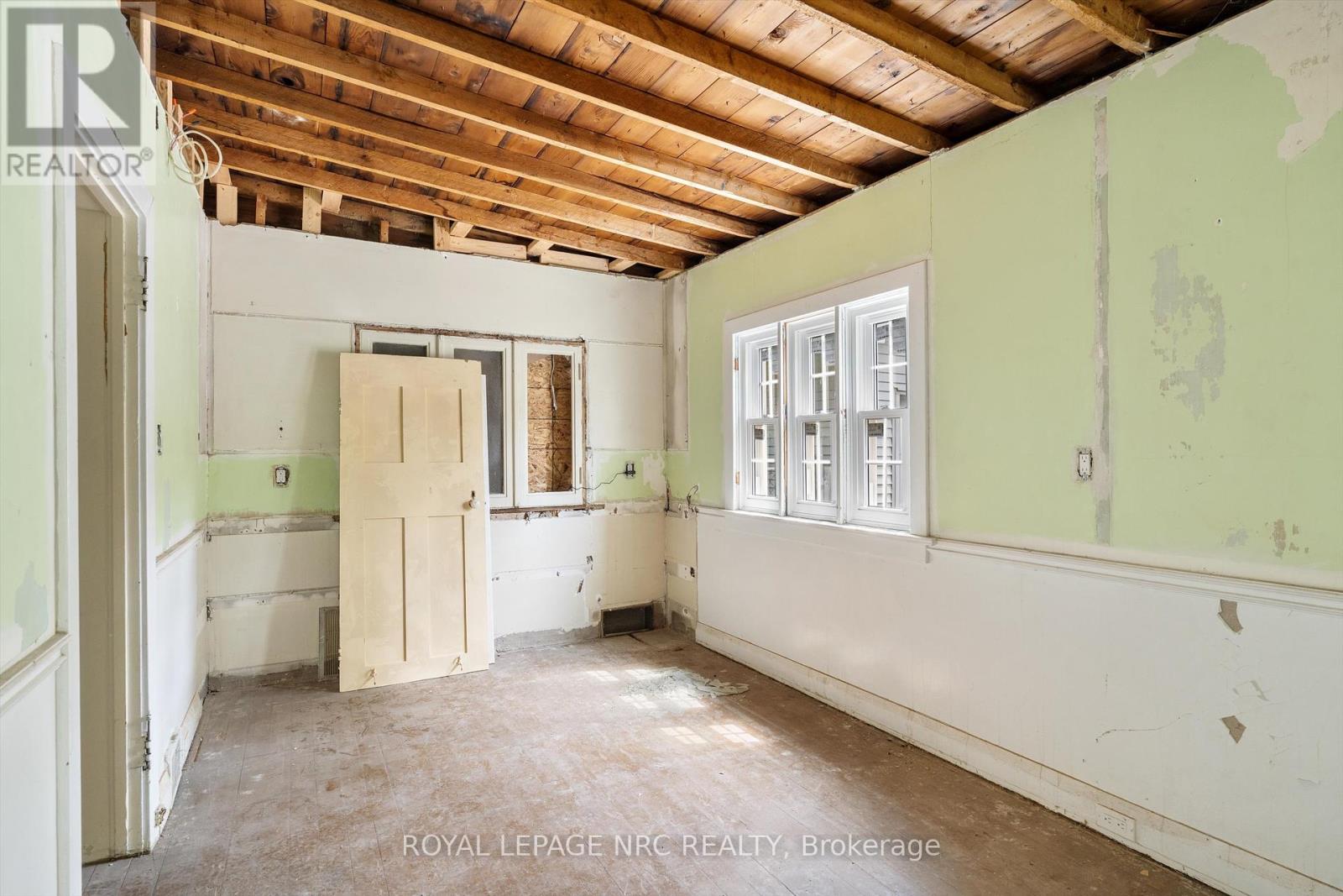 228 King Street, St. Catharines, Ontario  L2R 3J9 - Photo 16 - X12395906