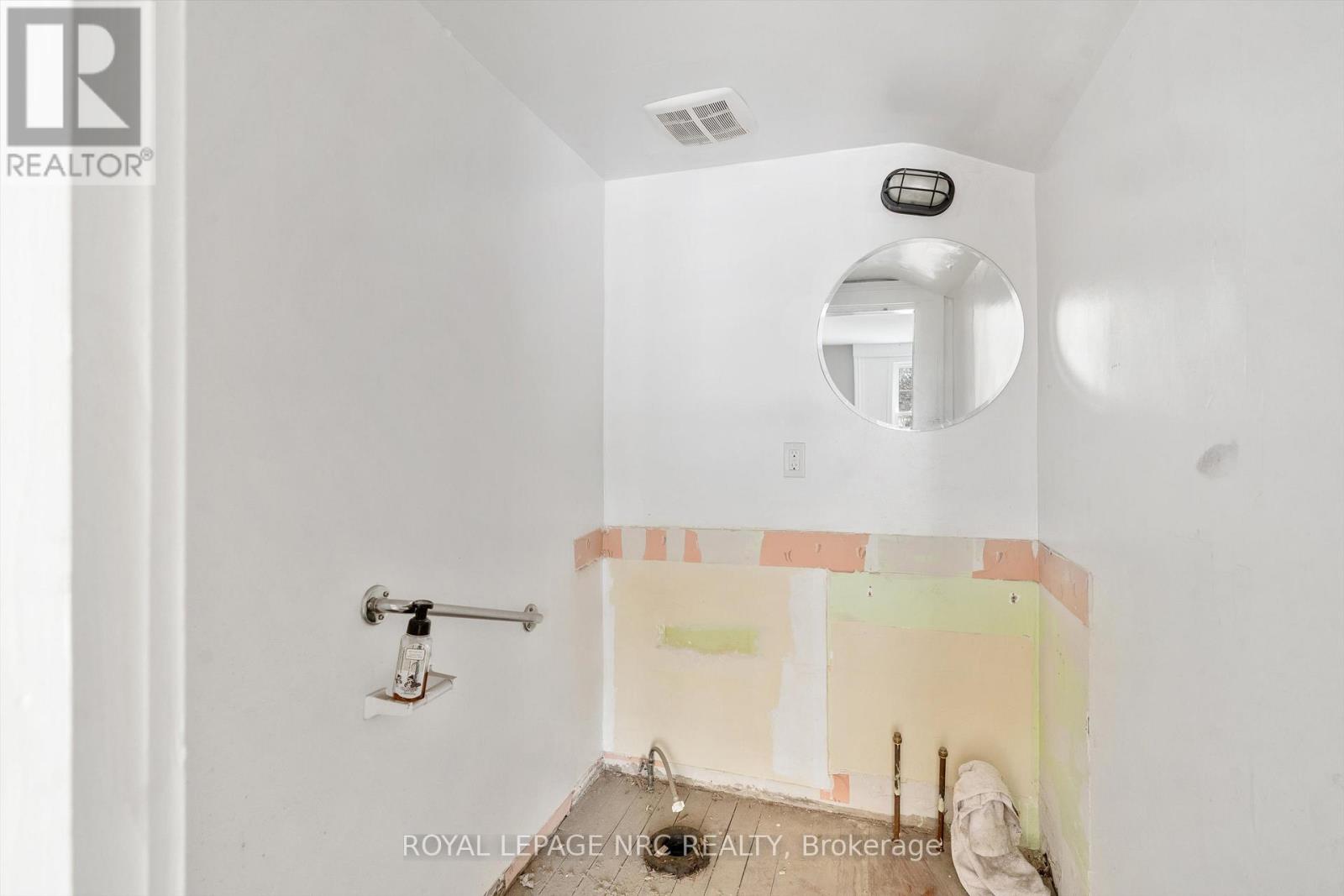 228 King Street, St. Catharines, Ontario  L2R 3J9 - Photo 23 - X12395906