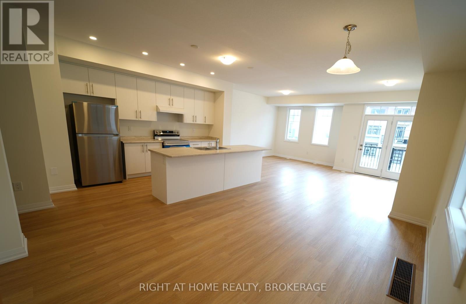 23 St. Lawrence Road, Haldimand, Ontario  N3W 0K1 - Photo 7 - X12402388