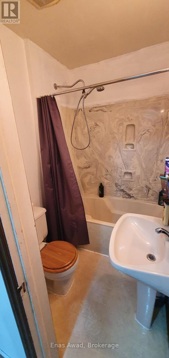 724 Third Avenue, Peterborough, Ontario  K9J 4P3 - Photo 12 - X12402402